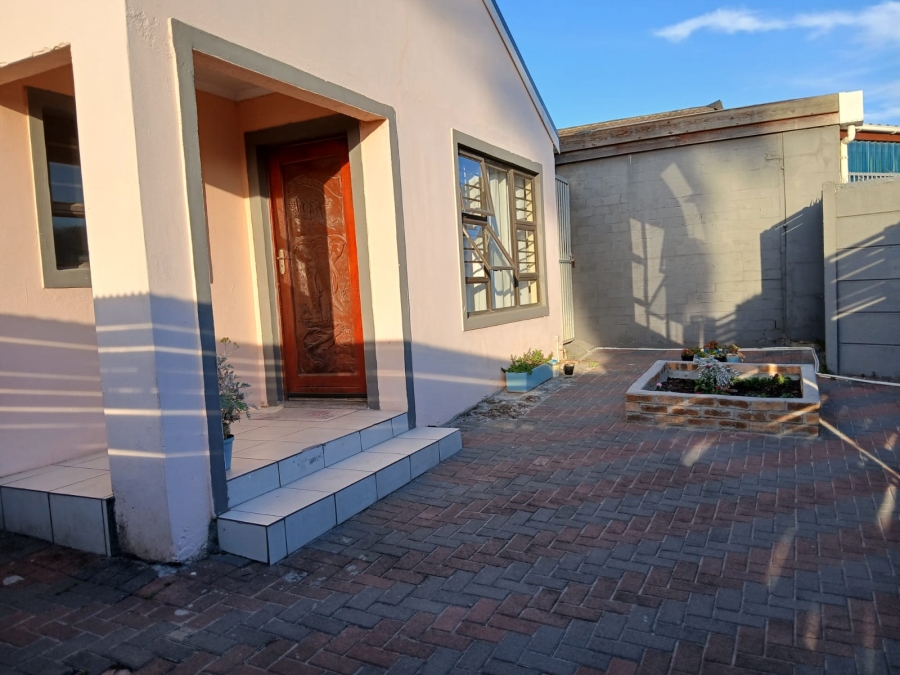 3 Bedroom Property for Sale in Silversands Western Cape